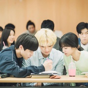 远看是蔚蓝的春天 멀리서 보면 푸른 봄