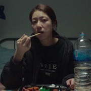 点击查看图片 独自生活的人们 혼자 사는 사람들