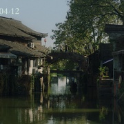 乘船而去