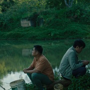 点击查看图片 金色茧房 Bên Trong Vỏ Kén Vàng