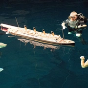 点击查看图片 跟随詹姆斯·卡梅隆探寻20年后的泰坦尼克号 Titanic: 20 Years Later with James Cameron