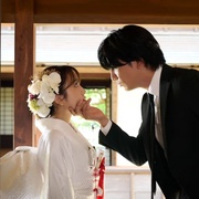 爬墙新娘年十八。 18歳、新妻、不倫します。