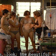 点击查看图片 真女有形 Real Women Have Curves