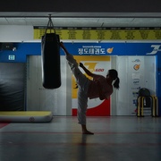点击查看图片 世界的主人 세계의 주인