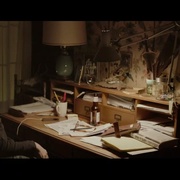 摇摇欲坠 Tumbledown