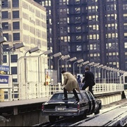 点击查看图片 双星赶月 Running Scared