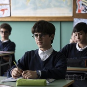 点击查看图片 穿粉红色裤子的男孩 Il ragazzo dai pantaloni rosa