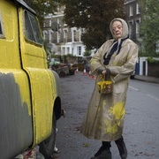 住货车的女士 The Lady in the Van