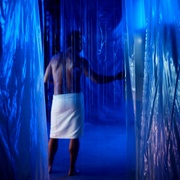 点击查看图片 蓝色禁室 Sequin in a Blue Room