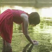 点击查看图片 河畔的朔子 ほとりの朔子