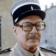 警察与女兵 Le gendarme et les gendarmettes