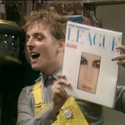 点击查看图片 超现实大学生活 第一季 The Young Ones Season 1