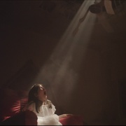 点击查看图片 阴影之下 Under the Shadow