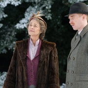 点击查看图片 小小陌生人 The Little Stranger