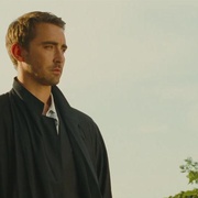 入侵隐私 The Resident