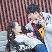 点击查看图片 穿盔甲的少女