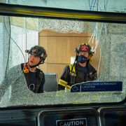 点击查看图片 紧急呼救 第四季 9-1-1 Season 4