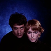相逢何必曾相识 John and Mary