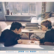 相逢何必曾相识 John and Mary