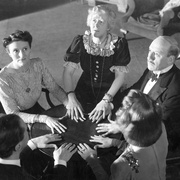 点击查看图片 欢乐的精灵 Blithe Spirit