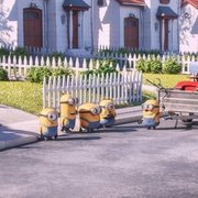 修剪草坪的小黄人 Mower Minions