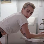 嘎嘎：五尺二寸 GAGA: Five Foot Two