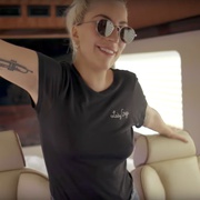嘎嘎：五尺二寸 GAGA: Five Foot Two