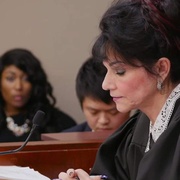 点击查看图片 在金牌的核心:美国体操丑闻 At the Heart of Gold: Inside the USA Gymnastics Scandal