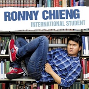 点击查看图片 钱信伊:国际留学生 第一季 Ronny Chieng: International Student Season 1
