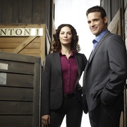点击查看图片 十三号仓库 第一季 Warehouse 13 Season 1