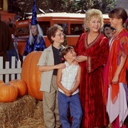 点击查看图片 女巫一族 Halloweentown