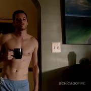 点击查看图片 芝加哥烈焰 第二季 Chicago Fire Season 2