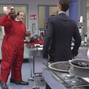 点击查看图片 好男当自强 第一季 Better Off Ted Season 1