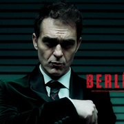 点击查看图片 纸钞屋 第一季 La casa de papel Season 1