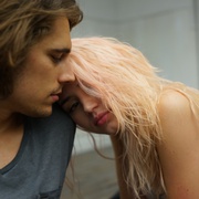点击查看图片 极少数的吻 Por un puñado de besos