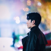 阳光之下