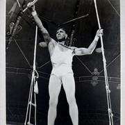 点击查看图片 空中飞人 Trapeze