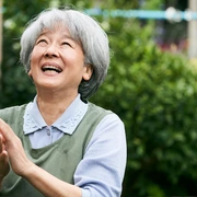 点击查看图片 我啊,走自己的路 おらおらでひとりいぐも